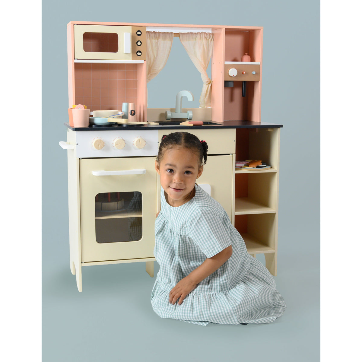 Play kitchen