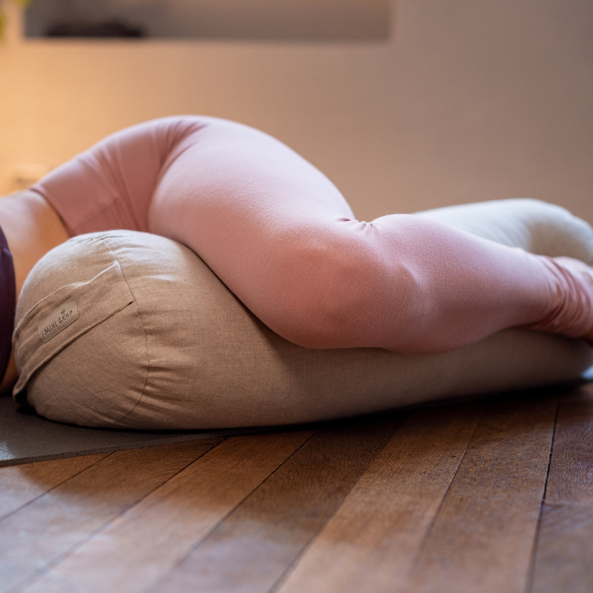 MINICAMP Yoga Bolster Meditation Cushion from 100% Linen in Dusty Pink