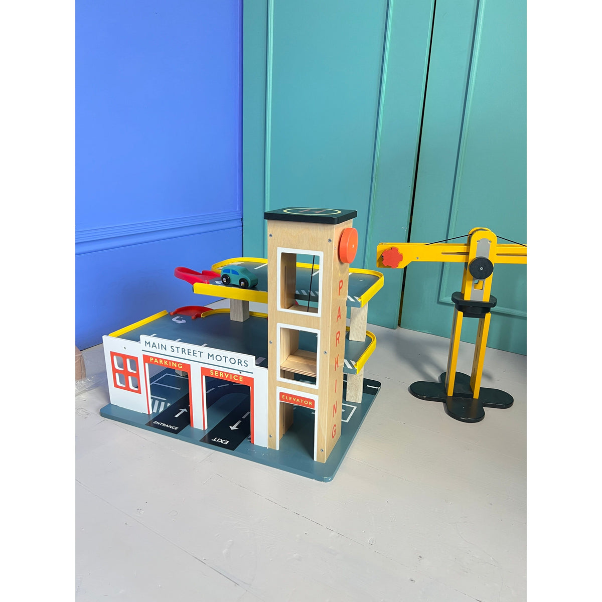 Multi Level Garage with Lift