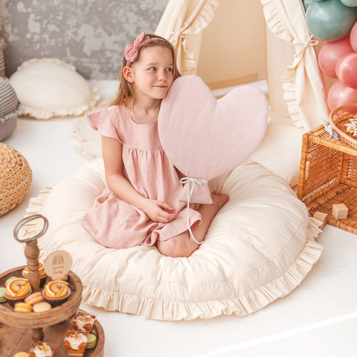 MINICAMP Large Floor Cushion with Ruffled Edges
