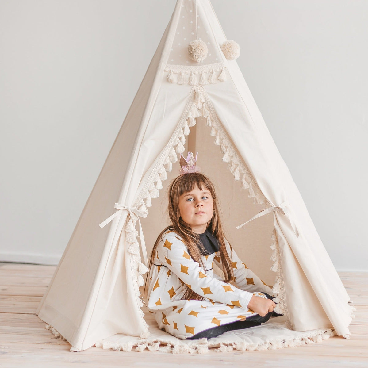 MINICAMP Padded Kids Play Mat in Ecru with Tassels